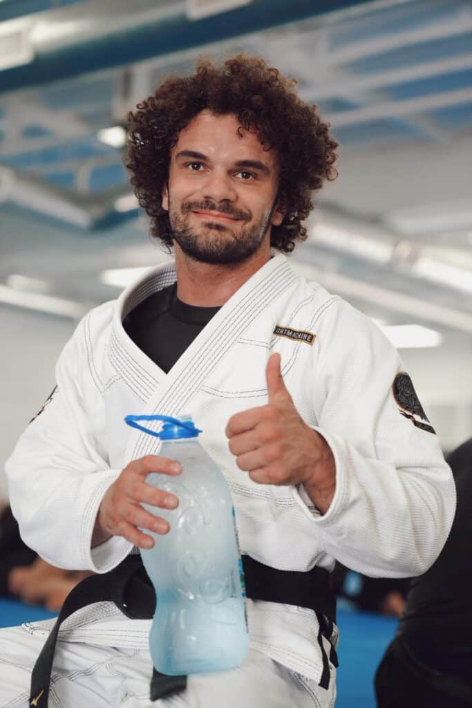 Rafael Silveira é faixa-preta de Jiu-Jitsu e uma das estrelas da nova geração da Atos