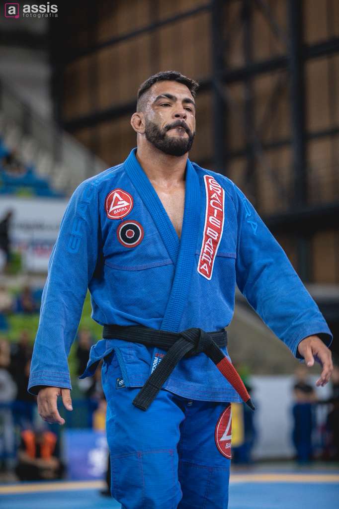 Romualdo Lucas é faixa-preta e campeão de Jiu-Jitsu