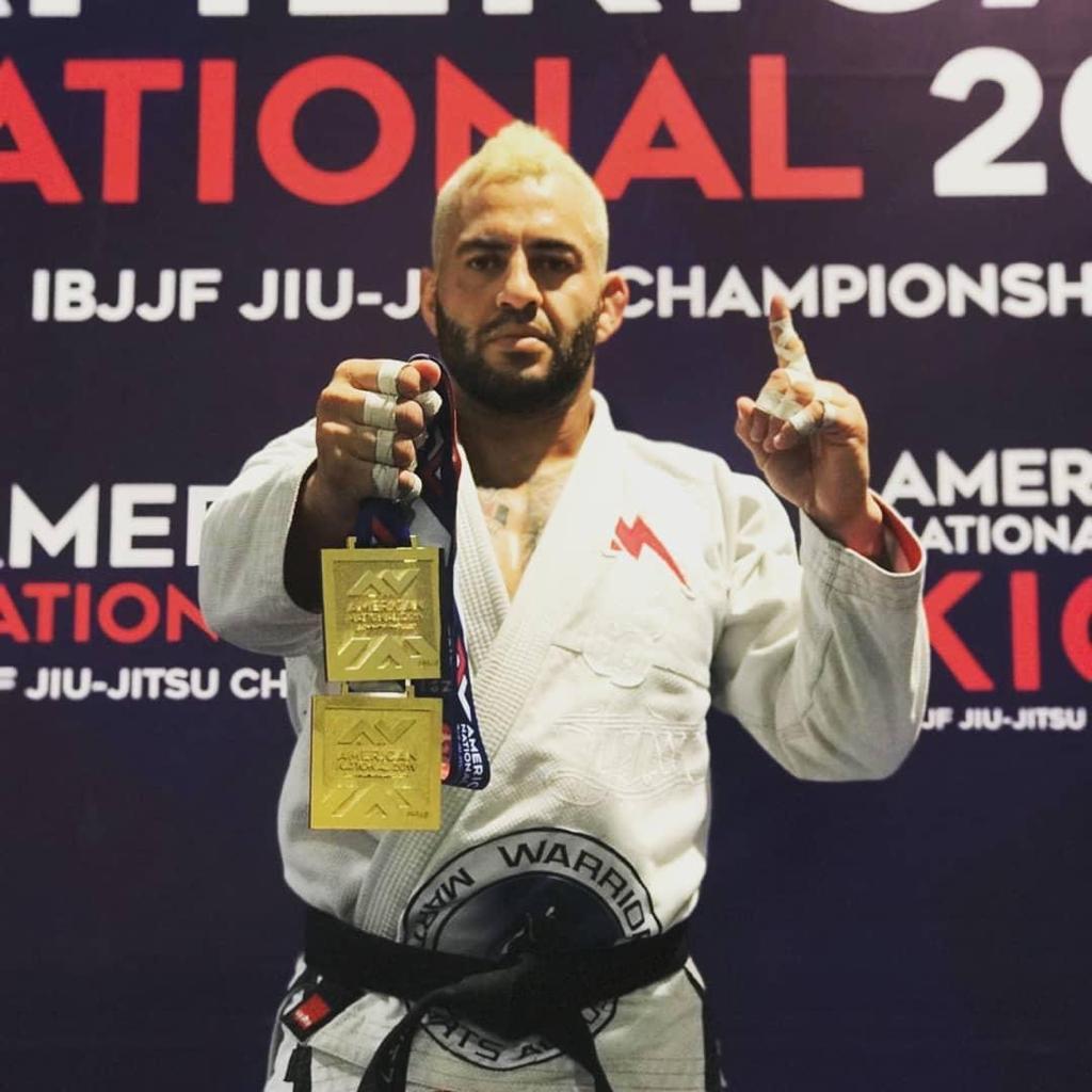 Andre Gomes e um papa titulos da IBJJF VF Comunica GB black-belt celebrates good phase, launches DVD and warns: "Take care of your mental health!"