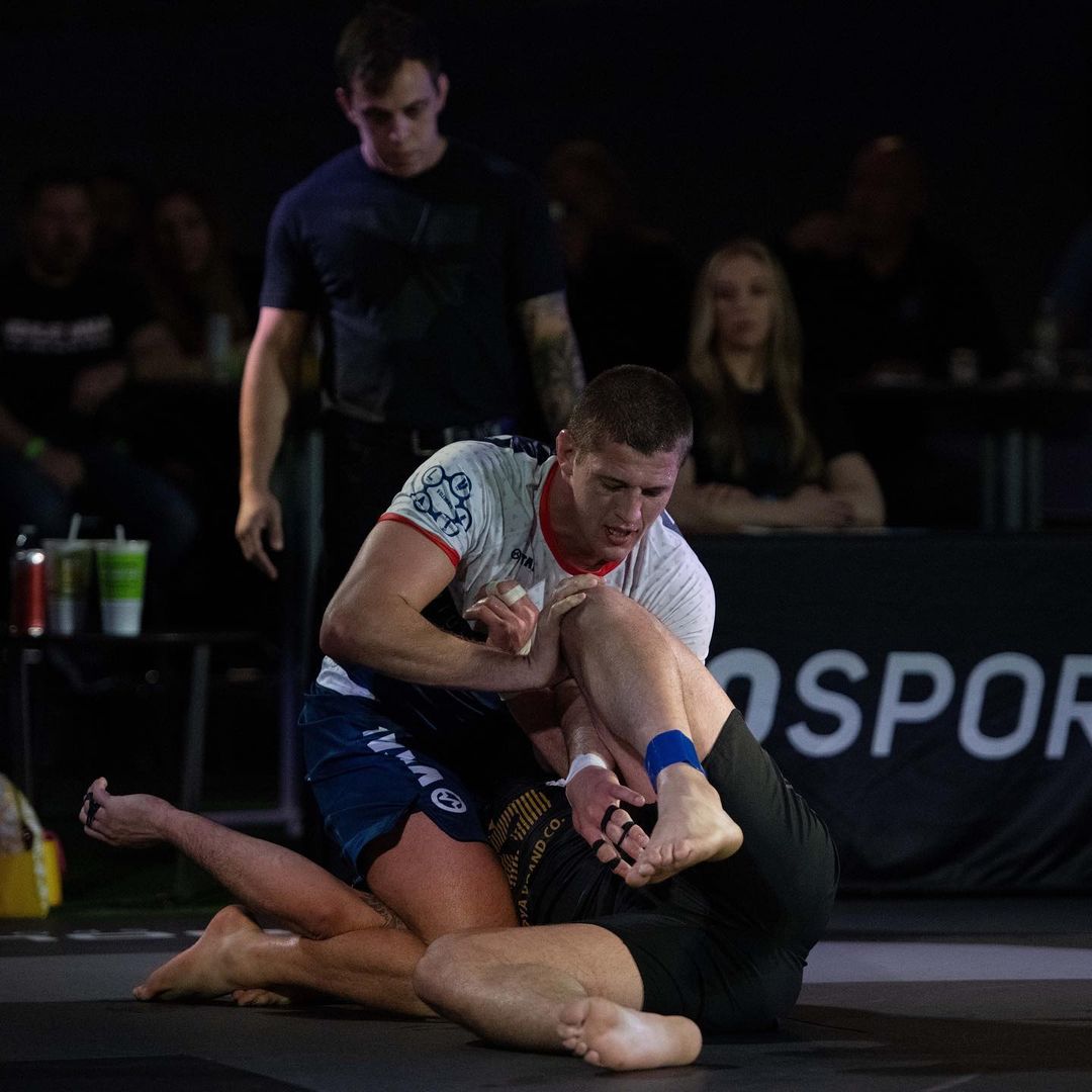 Nicholas Meregali VF Comunica WNO: Nicholas Meregali finaliza em estreia, Mica vence Dante  