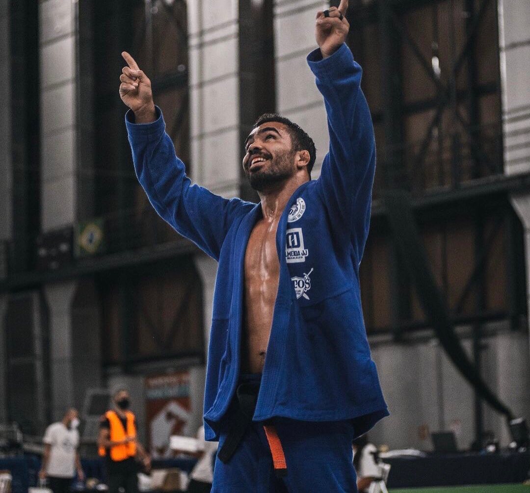 251277170 1514644658912331 4289258706193179128 n VF Comunica LÉO LARA: "ESTOU PRONTO PARA QUALQUER UM"
