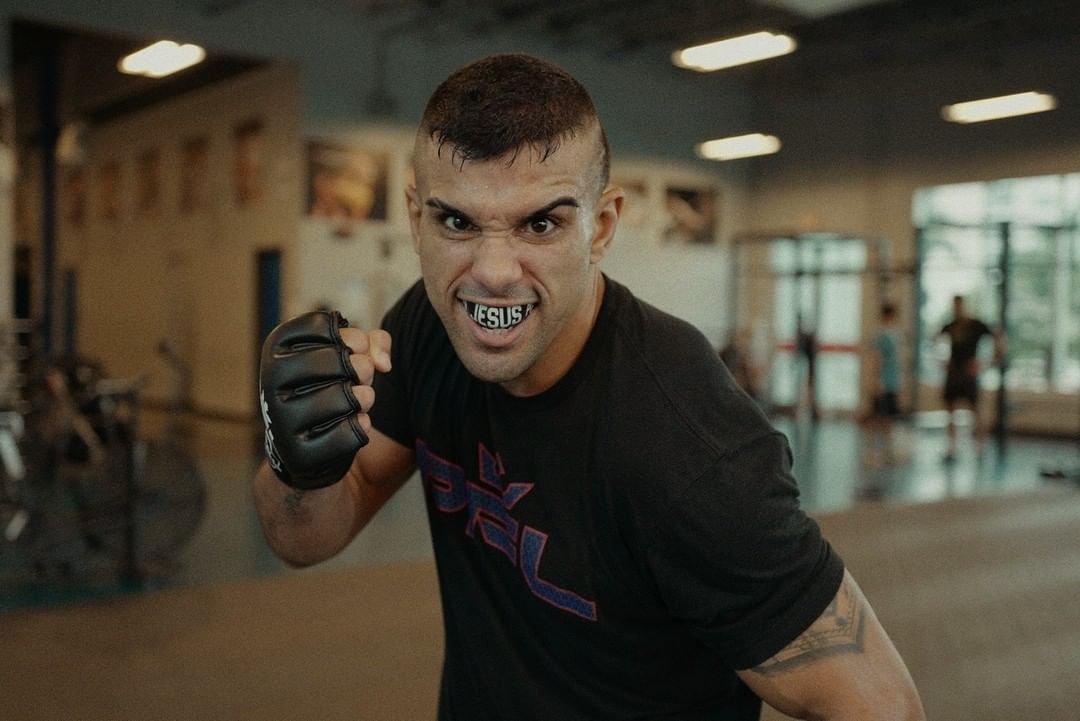 Raush Manfio quer vencer mais um hoje VF Comunica Raush Manfio analisa mais um desafio na PFL: “É luta de cachorro grande”