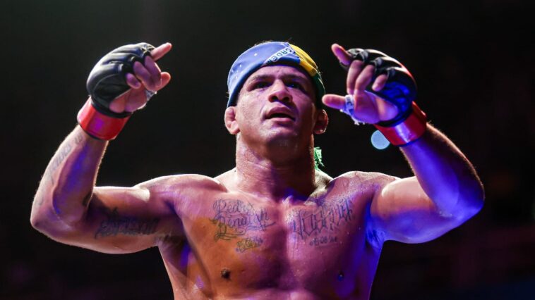 gilbert durinho vibra com triunfo no ufc 283 134516 VF Comunica Estudo de caso: a comunicação de Gilbert Burns no UFC Rio