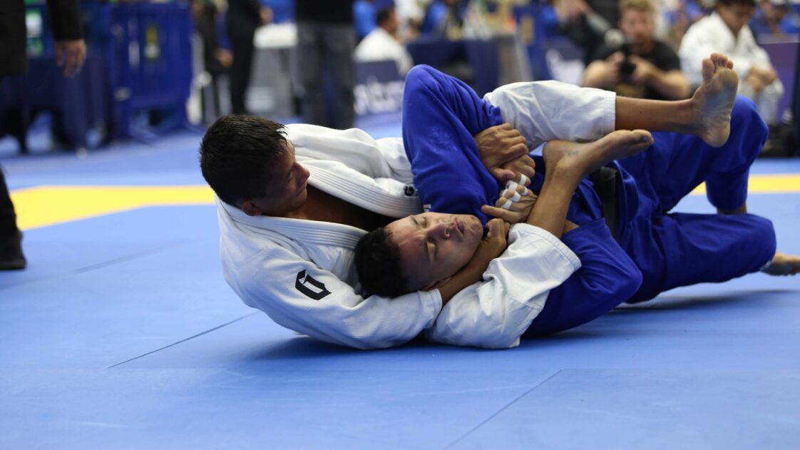 Após Brasileiro impecável, Lucas Pinheiro exalta fase da carreira e traça como meta vencer o Mundial de Jiu-Jitsu
