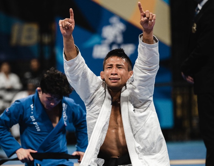lucas pinheiro2 VF Comunica Lucas Pinheiro comemora título Mundial de Jiu-Jitsu e explica motivo da aposentadoria