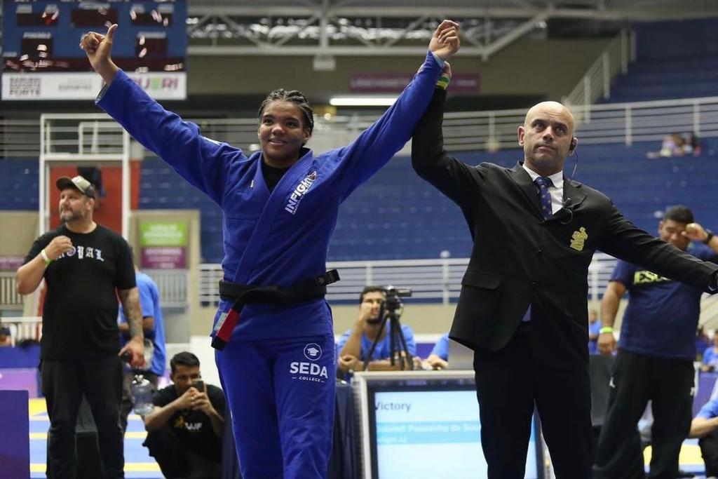 WhatsApp Image 2023 08 15 at 10.52.29 VF Comunica Gabi Pessanha no The Crown: quem pode vencê-la?