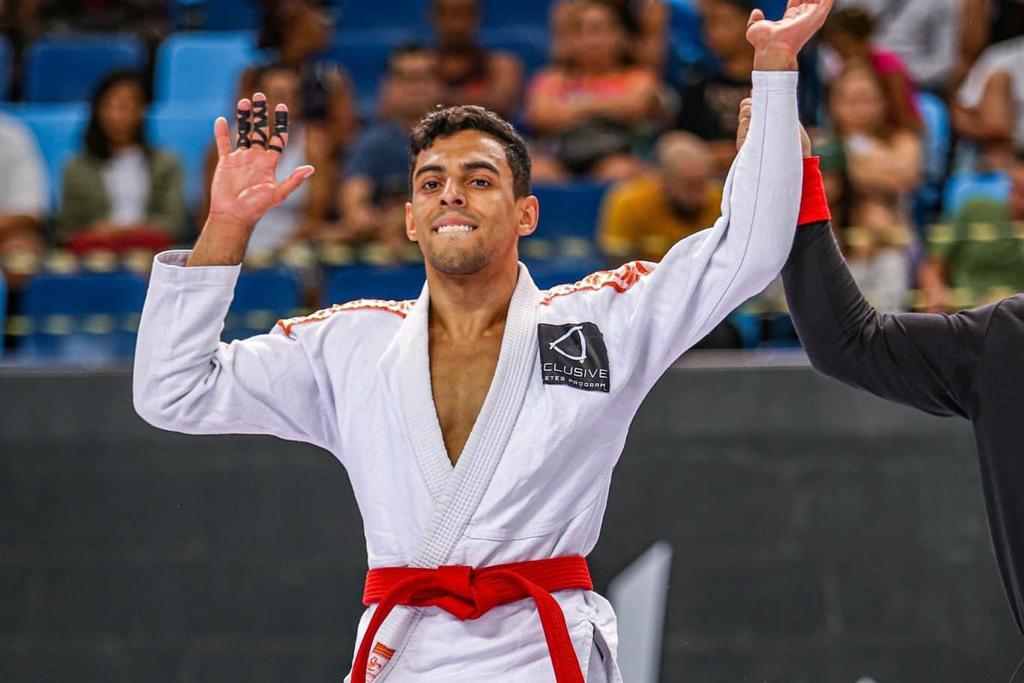 WhatsApp Image 2023 08 17 at 12.45.48 VF Comunica Leonardo Mario: “meu estilo é único, finalizo a qualquer momento"