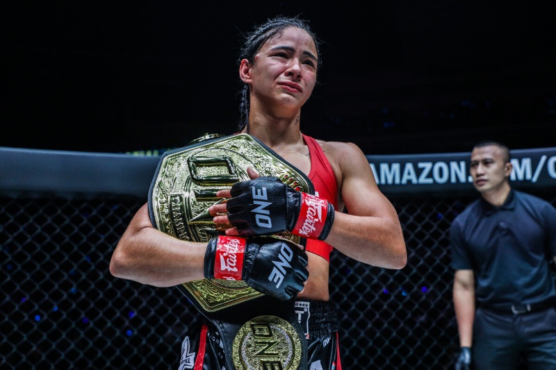 Allycia Rodrigues1 VF Comunica Allycia Rodrigues almeja ser campeã em duas divisões do ONE: “quero fazer história”