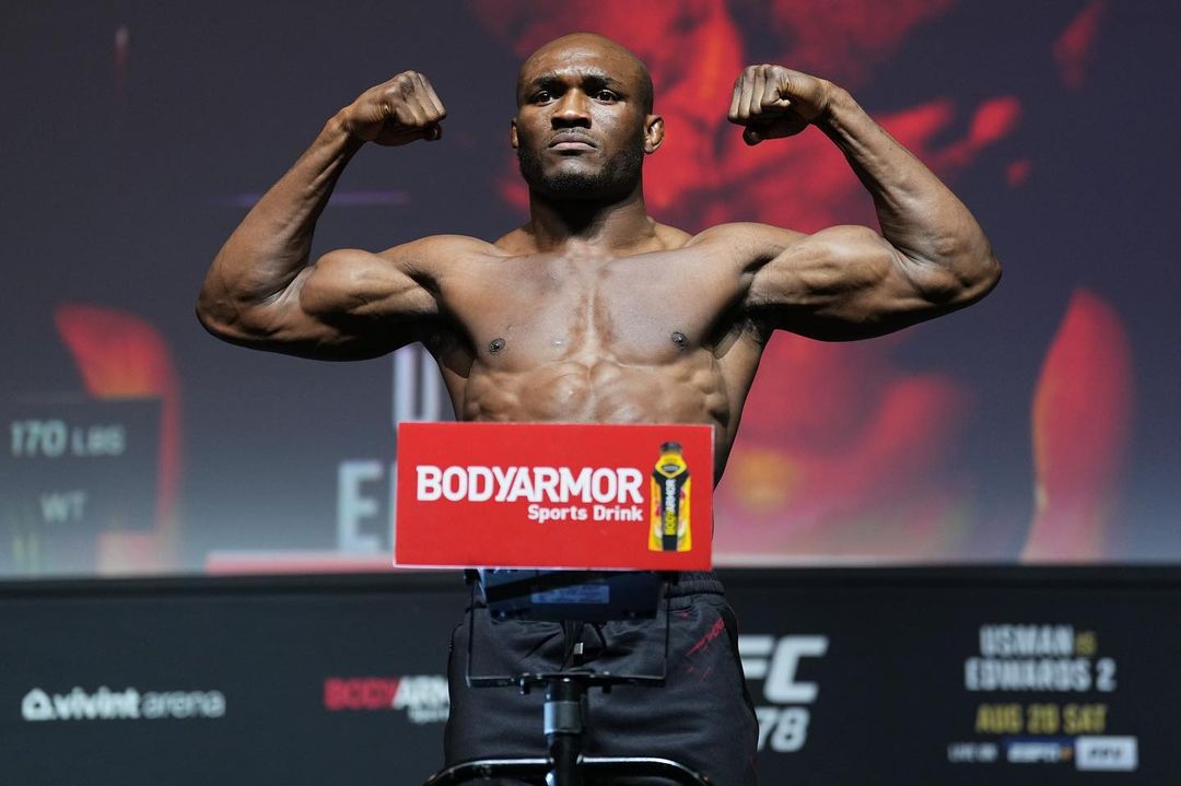 Snapinsta.app 300574451 117473537727165 6504963331901900720 n 1080 VF Comunica Kamaru substitui Borrachinha e encara Chimaev no UFC 294