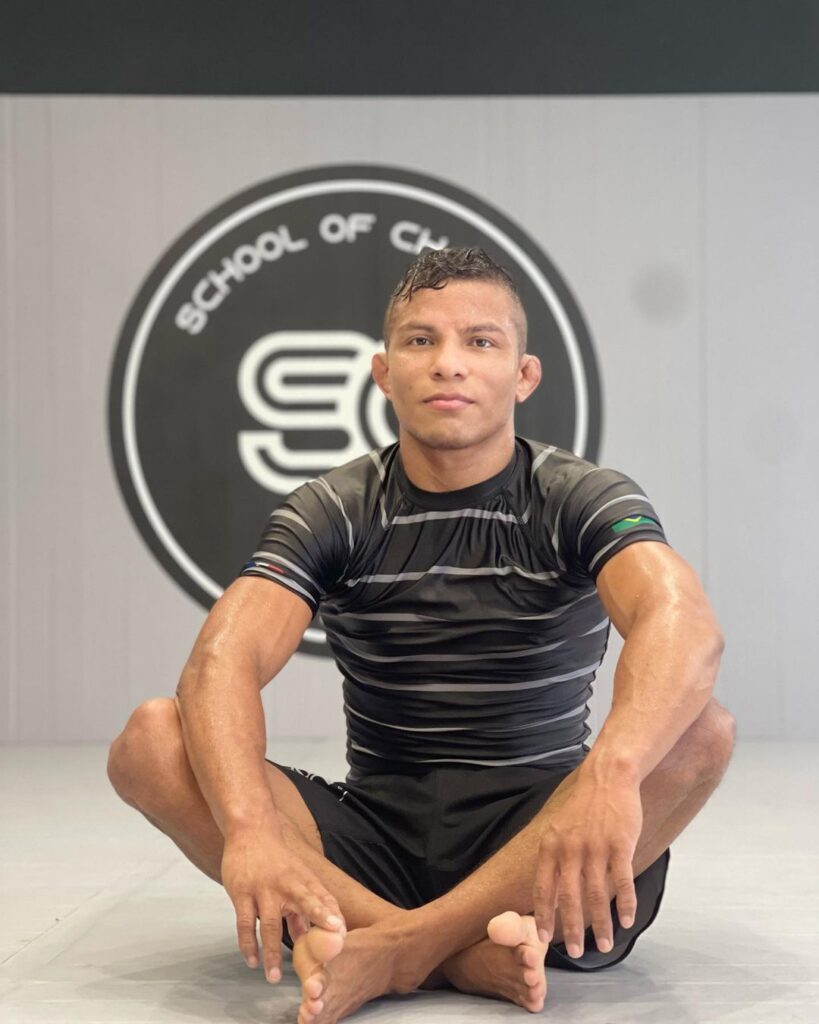 Professor Cassio Silva lidera sua equipe, a School of Champs, na França.