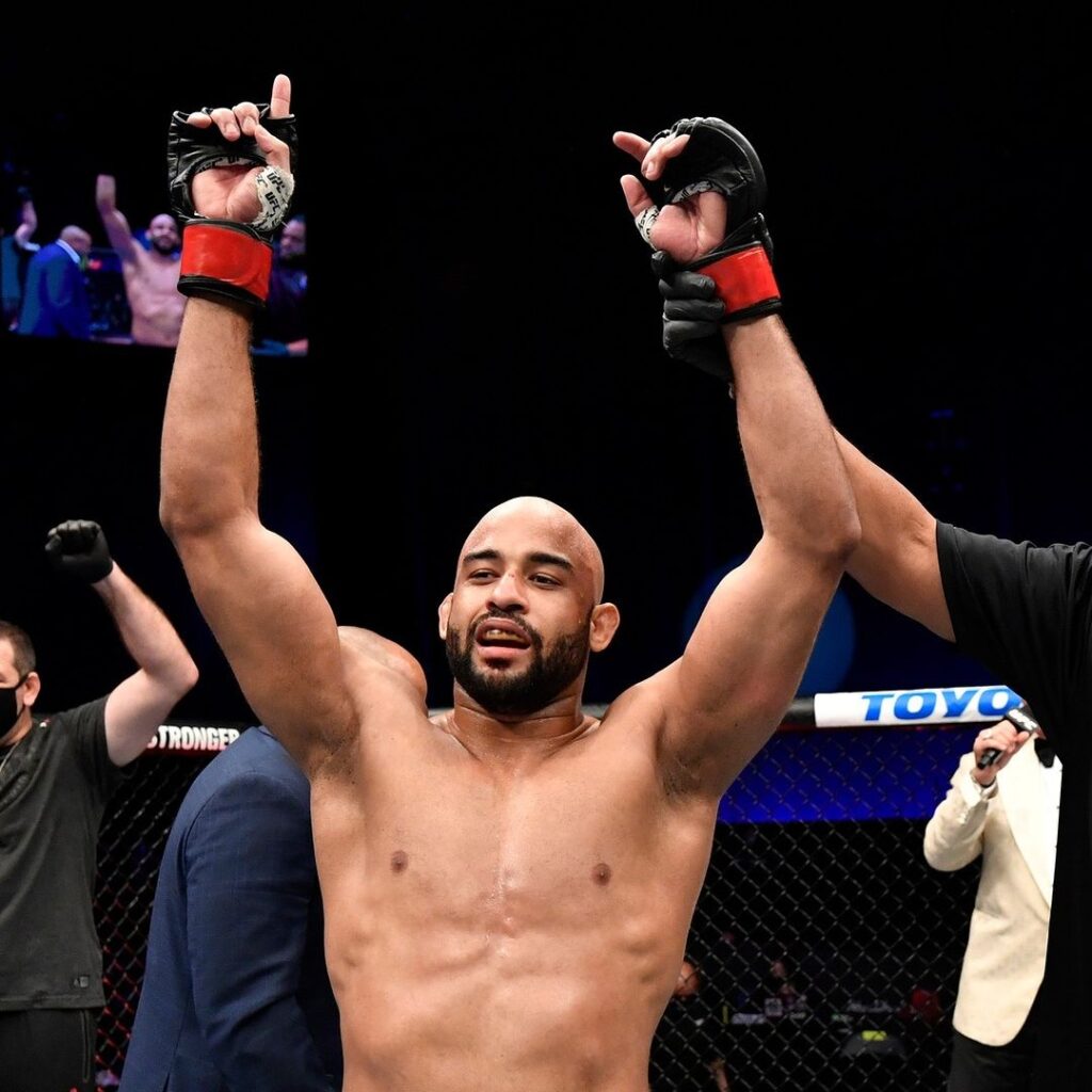 UFC 294: duelos Brasil x Rússia prometem esquentar o evento 2 Warlley Alves tem encontro marcado no UFC 294. Foto: Divulgação/UFC 294