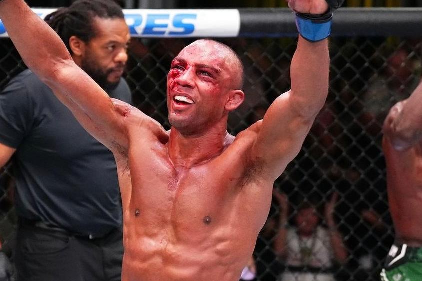 Edson Barboza derrotou Spdiq Ysuff na luta principal do UFC Vegas 81. Foto: Divulgação/UFC Brasil