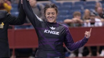 Anna Vyrginnia comemora ao vencer luta no Pan Nogi. Foto: Tyy Withrow