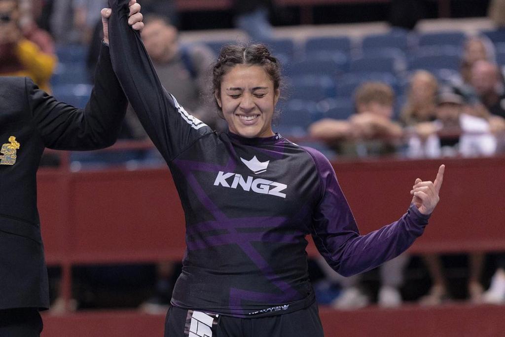 Anna Vyrginnia comemora ao vencer luta no Pan Nogi. Foto: Tyy Withrow