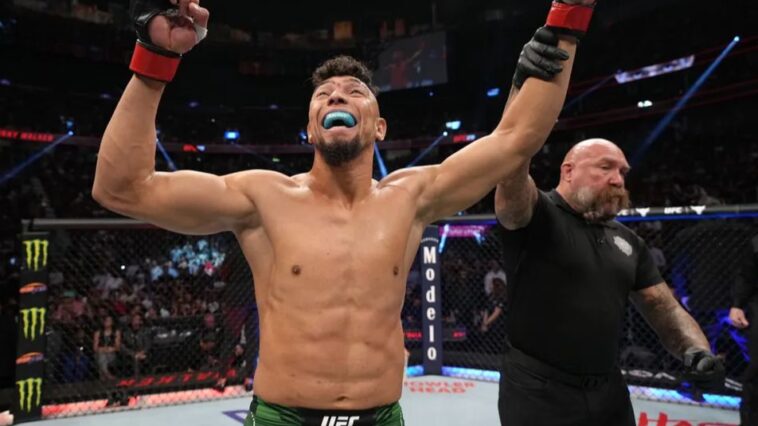 Johnny Walker enfrenta Magomed Ankalaev no card principal do UFC 294. Foto: Divulgação/UFC Brasil