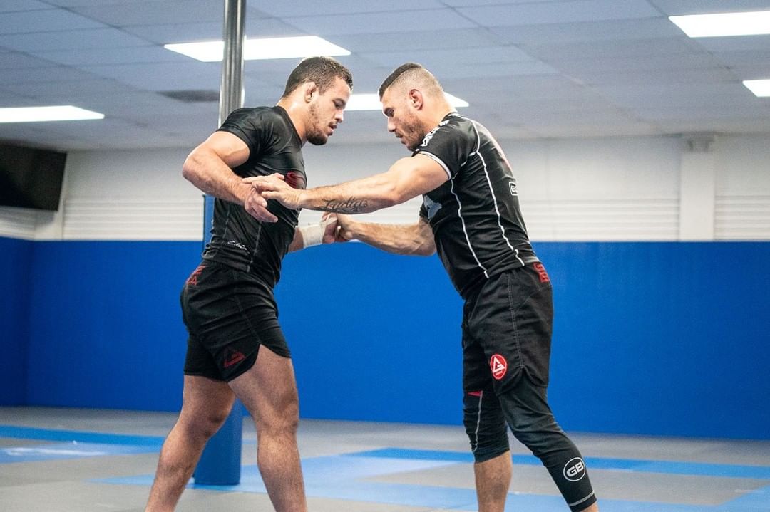 Ulpiano Malachias e Pedro Marinho durante treino de grappling. Foto: Vicente Cachero