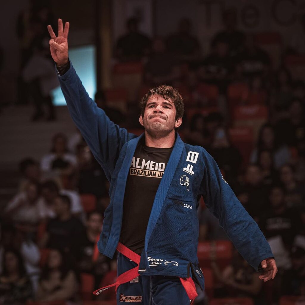 Caio Almeida é tricampeão do World Pro. Foto: Divulgação/AJP