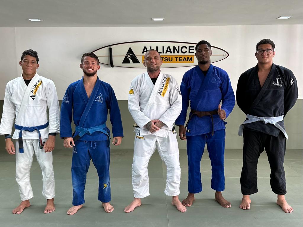 Enzo Gabriel, João Bruce, Rodrigo Thiago, Filipinho Assis e Elias Antonio na Alliance Rio de Janeiro. Foto: Gabriel Almada/VF Comunica