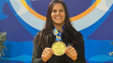Maria Cláudia com guilhotina encaixada em luta no Europeu Nogi. Foto: Divulgação/IBJJF