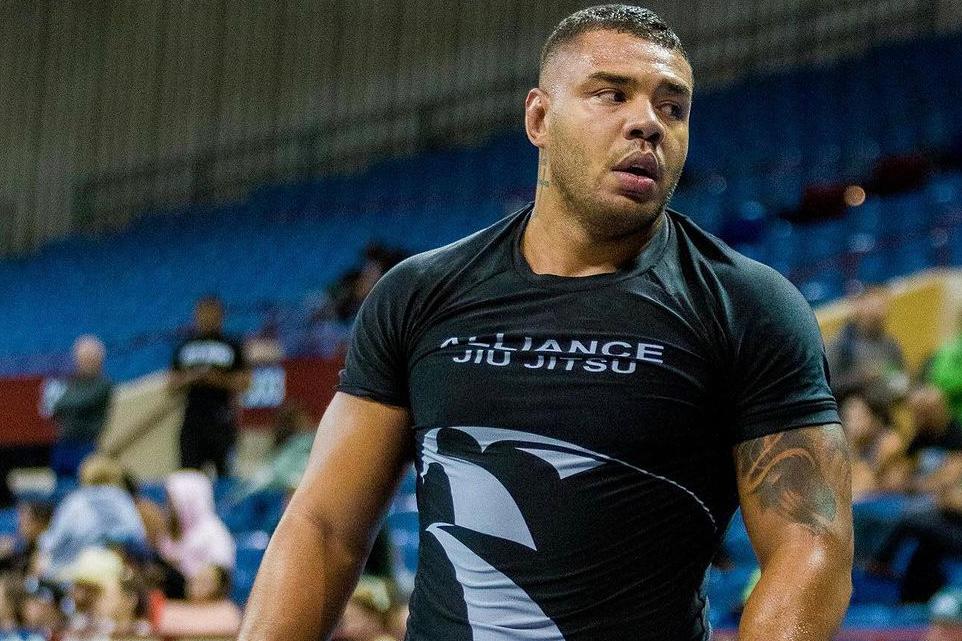 Guilherme Augusto é um dos principais nomes do pesadíssimo no Jiu-Jitsu. Foto: Lael Rodrigues