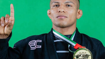 Cassio Silva é um dos professores de Jiu-Jitsu mais renomados em Paris, na Franca.