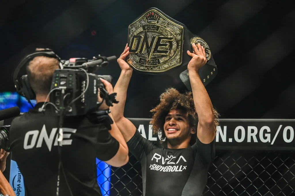 Kade VF Comunica Debate sobre revanche entre Mica Galvão e Kade Ruotolo aquece universo do Grappling