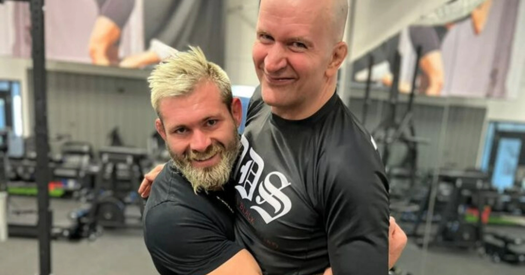 Gordon Ryan John Danaher in a hug 1 1 VF Comunica John Danaher fala sobre desafios de Gordon Ryan para se manter no alto nível
