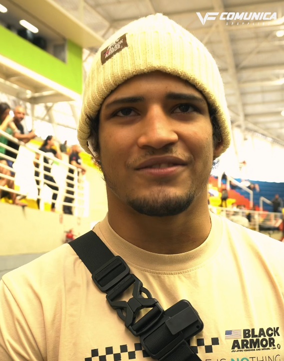 Fabricio Andrey está curtindo o Campeonato Brasileiro de Jiu-Jitsu da IBJJF de uma perspectiva diferente, já que esse ano ele não está inscrito, atuante nas áreas de luta no evento.
