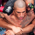 WhatsApp Image 2024 04 15 at 18.29.01 VF Comunica UFC 300: Alex 'Poatan' mantém cinturão dos meio-pesados e é graduado à faixa-preta de Jiu-Jitsu