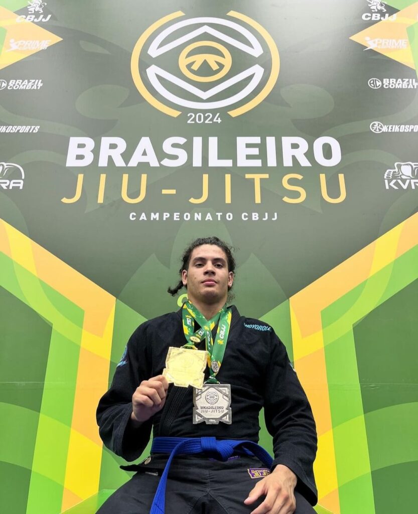 Jefferson Pinheiro, da Nova União São Paulo, fechou Brasileiro de Jiu-Jitsu com ouro no absoluto e prata na divisão.