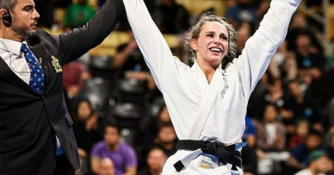 Ffion Davies 2022 IBJJF World Champion 1 1 VF Comunica Ffion Davies revela preferência pela luta de kimono: "Sempre é a melhor técnica que vence"