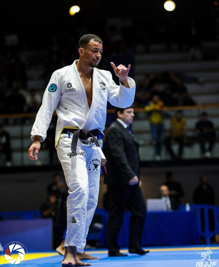 Erich Munis foi campeão europeu da temporada lutando na divisão super-pesado.