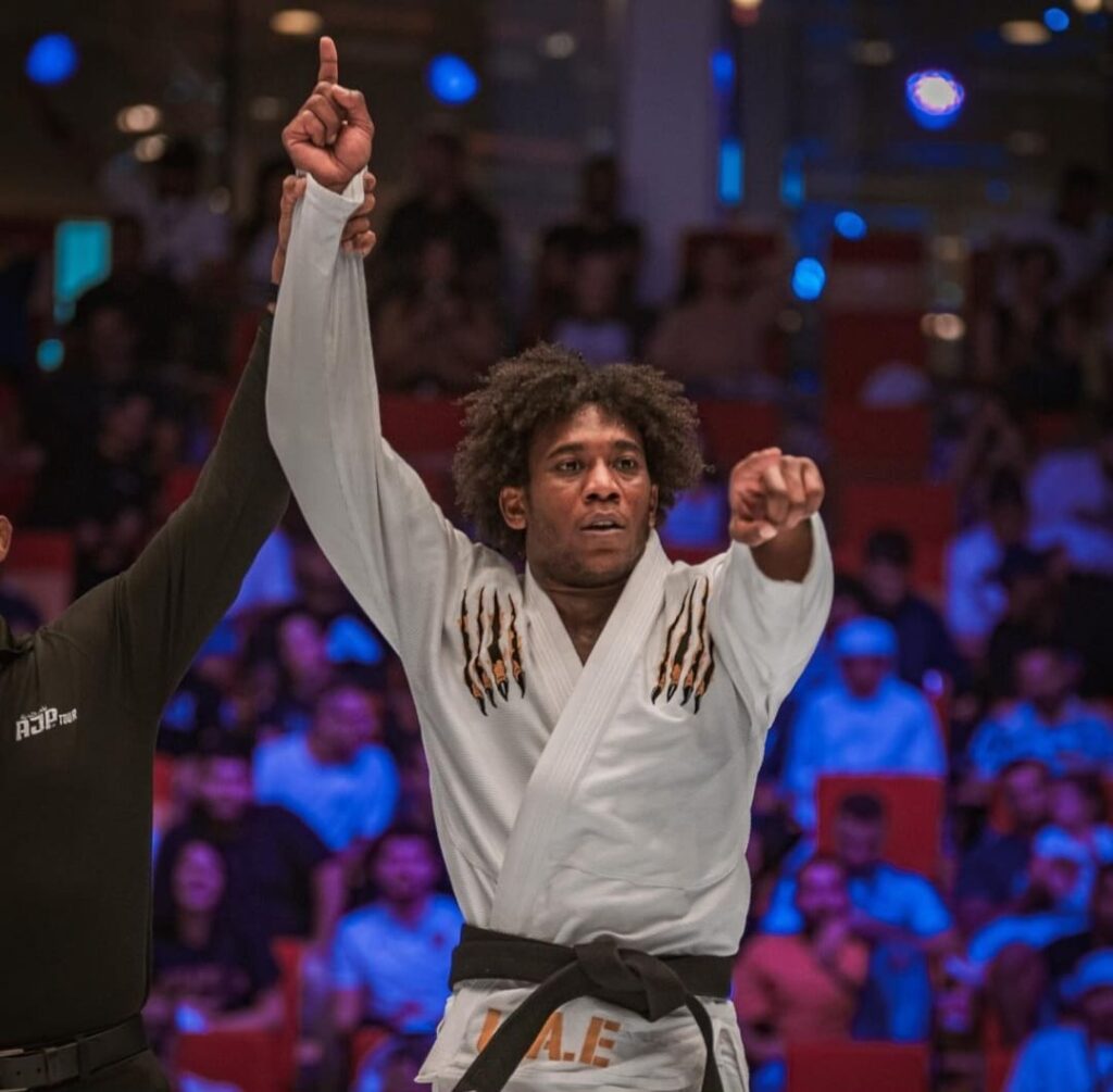 ADGS Istambul: faixas-pretas se consagram no último dia de campeonato na Turquia 1 Uanderson Ferreira foi campeão no Grand Slam da Turquia. Luta dele conta o faixa-preta português Bruno Lima foi um dos destaques da competição.