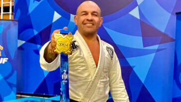 Roneyl Elder é faixa-preta de Jiu-Jitsu nos Estados Unidos.