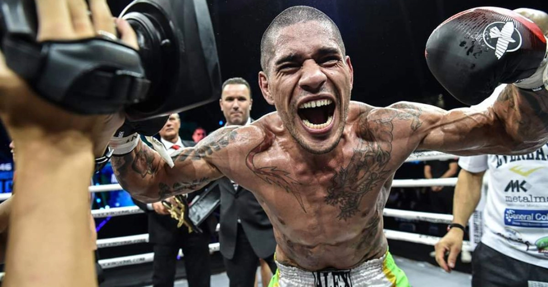 GloryPoatan 1 VF Comunica Alex 'Poatan' responde provocação de oponente da época do kickboxing: "Cuidado com as pessoas que te deram essa ideia"