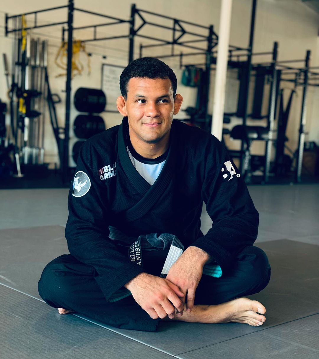 Fellipe Andrew e Anderson Munis projetam duelo de alto nível no BJJ Stars 13 9 Fellipe Andrew vai buscar mais uma vitória no BJJ Stars. Andrew é faixa-preta de Jiu-Jitsu da Alliance.