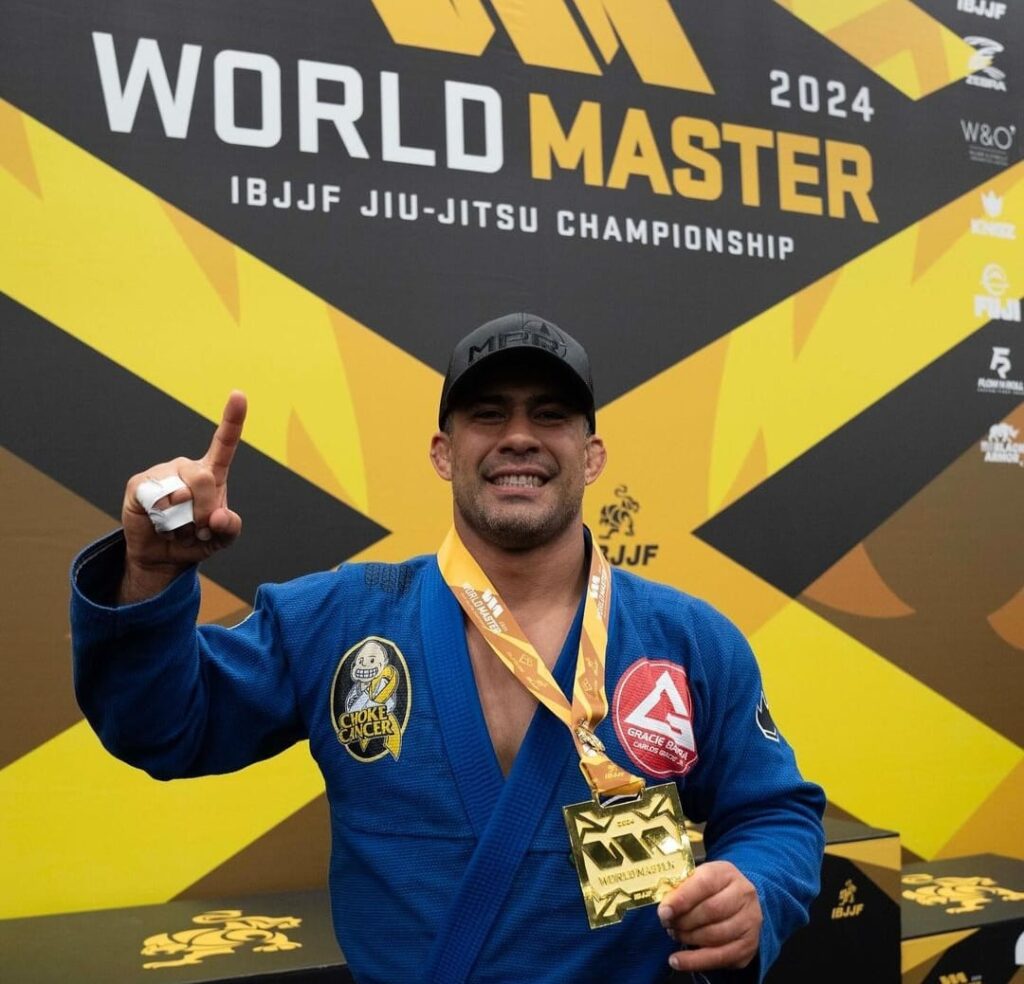 Otavio Sousa, um dos principais competidores da Gracie Barra, ficou no topo da divisão peso pesado, no Master 2.