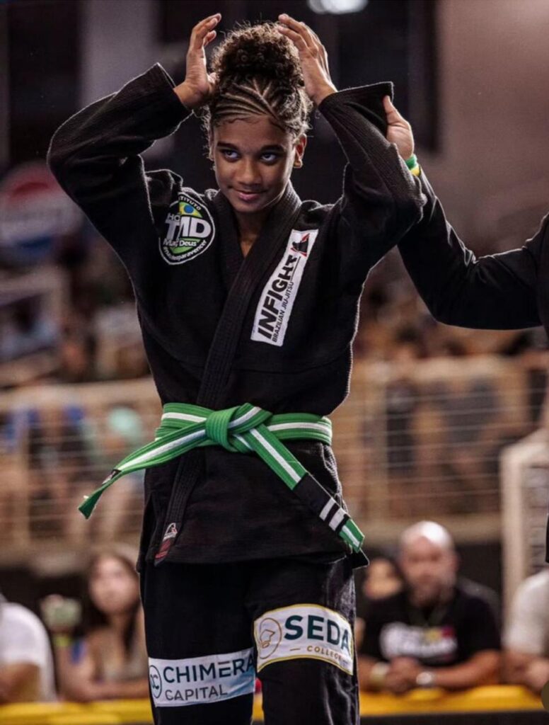 Tayla Vitoria, talento revelado pela TMD House, é multicampeã e promessa para a próxima geração 1 Tayla Vitoria é um talento treinado por Márcio de Deus no projeto social da Cidade de Deus. Ela tem Gabi Pessanha como inspiração.