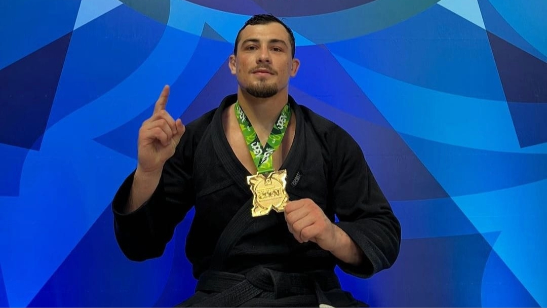 WhatsApp Image 2024 10 19 at 11.08.56 VF Comunica Joia da Alliance, Leo Ferreira começa jornada na faixa-preta com ouro no Curitiba Open