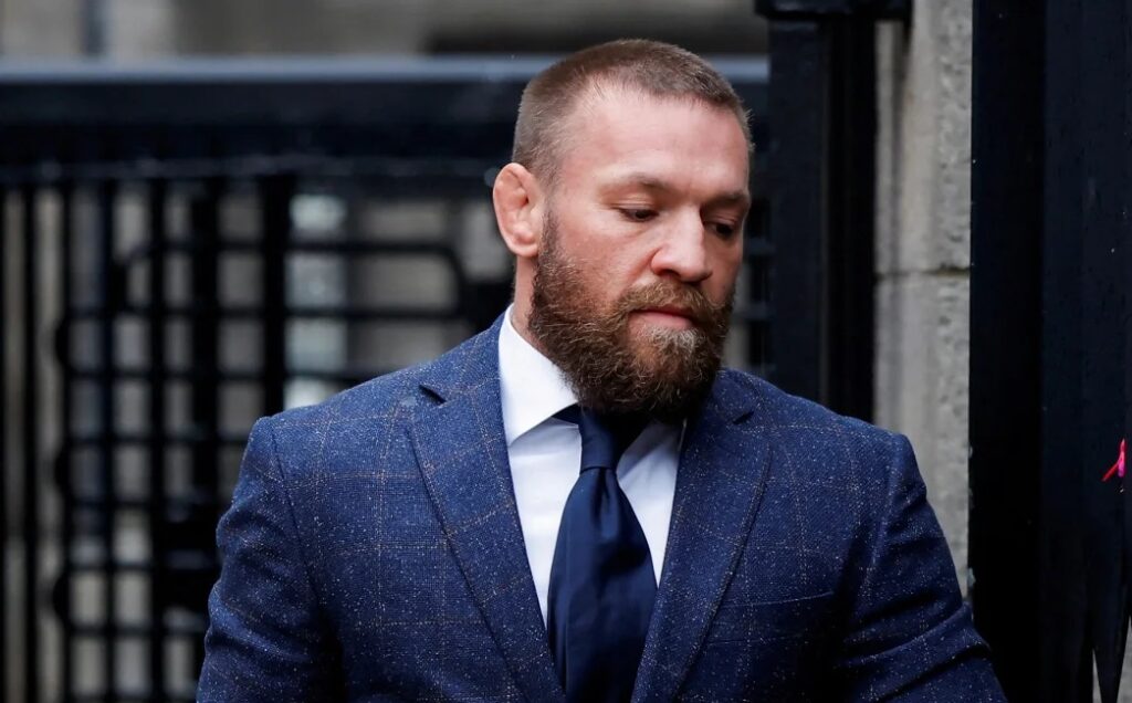 Conor McGregor sofre boicotes depois de ser condenado por agressão sexual 1 Conor McGregor terá que pagar indenização de mais de um milhão de reais para vítima de agressão sexual.