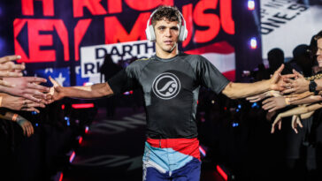 Mikey Musumeci Osamah Almarwai ONE Fight Night 10 47 VF Comunica Mikey Musumeci, contratado pelo UFC, se retrata com fãs brasileiros