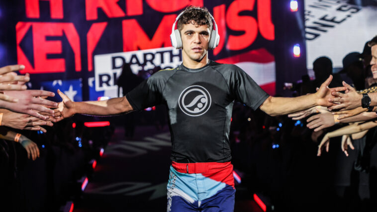 Mikey Musumeci Osamah Almarwai ONE Fight Night 10 47 VF Comunica Mikey Musumeci, contratado pelo UFC, se retrata com fãs brasileiros