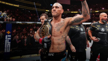 PoatanDivulgacaoUFC 1 VF Comunica Alex 'Poatan', campeão meio-pesado do UFC, planeja volta para o ano que vem