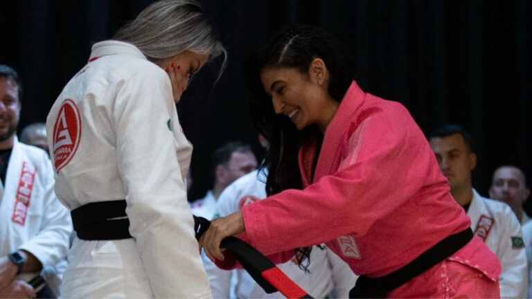 Nika Schwinden gradua décima mulher à faixa-preta e reflete: "O Jiu-Jitsu fez eu valorizar quem sou" 3 WhatsApp Image 2024 12 05 at 09.25.31 VF Comunica Nika Schwinden gradua décima mulher à faixa-preta e reflete: "O Jiu-Jitsu fez eu valorizar quem sou"