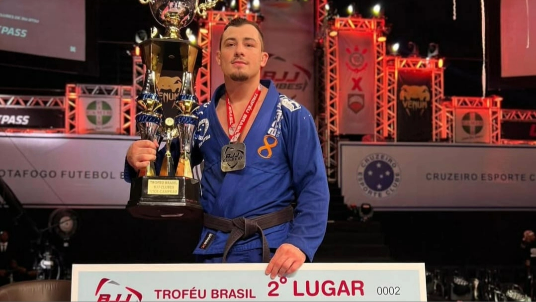 WhatsApp Image 2024 12 17 at 16.54.48 1 VF Comunica Leo Ferreira encerra temporada com vitória sobre Anderson Munis no BJJ Clubes