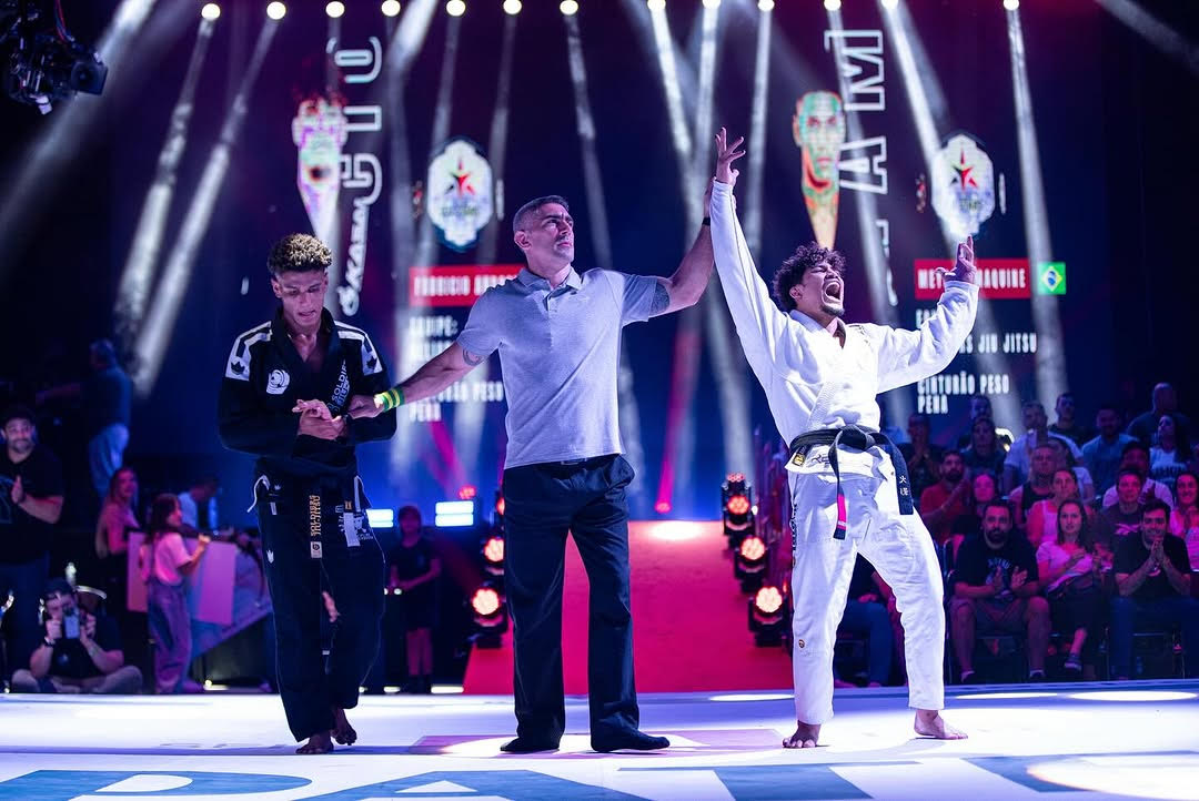 Fabricio Andrey derruba Meyram Maquine e conquista Grand Prix Peso Pena. Foto: BJJ Stars