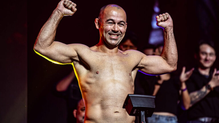 Marcelo Garcia, lenda do Jiu-Jitsu, vence por finalização em estreia no ONE FC 3 MarcelinhoONE 1 VF Comunica Marcelo Garcia, lenda do Jiu-Jitsu, vence por finalização em estreia no ONE FC