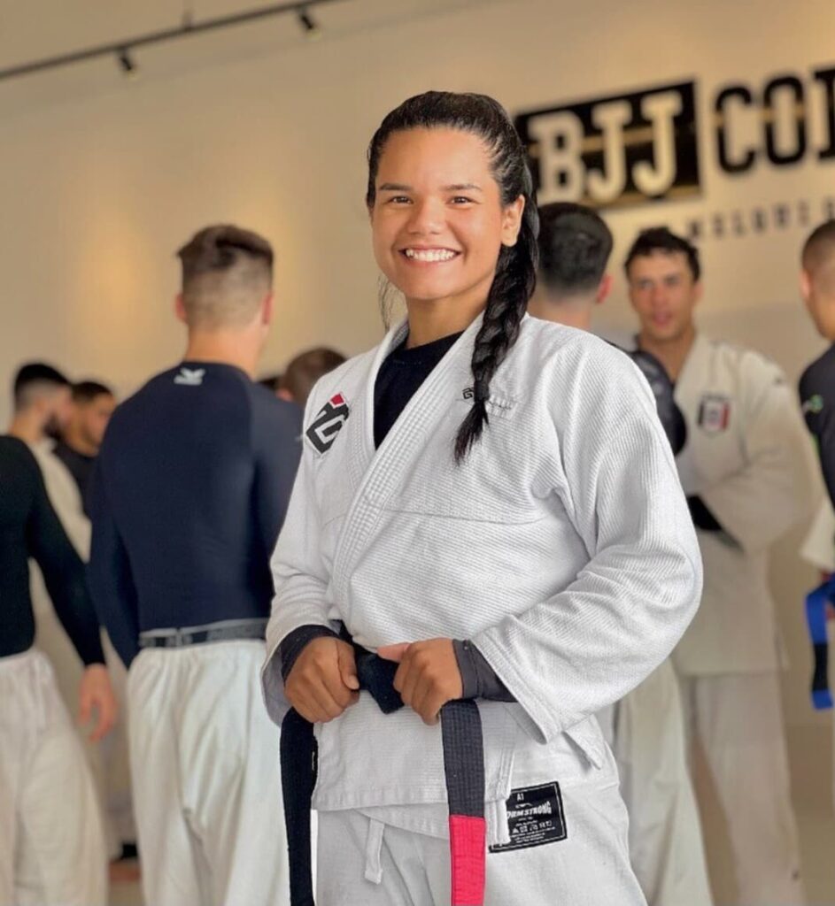 Franciele Nascimento, faixa-preta de Melqui Galvão, retorna ao MMA com planos de se consolidar 1 Franciele Nascimento durante um dia de treinos na Escola de Jiu-Jitsu Melqui Galvão, em São Paulo.