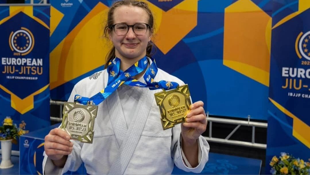 WhatsApp Image 2025 01 22 at 11.02.06 1 VF Comunica Europeu IBJJF: faixa-roxa da Hungria fica com o ouro no absoluto adulto