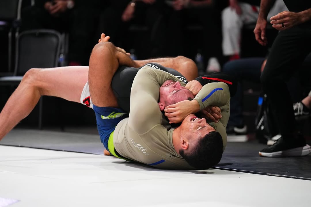 483053971 17975636006819120 8239236426853162953 n VF Comunica UFC FPI 10: brasileiro Victor Hugo finaliza Nicky Rod no mata-leão